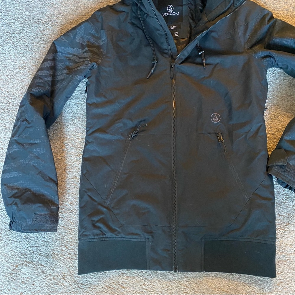 Volcom Snowboard Jacket With Hood Like New - image 4
